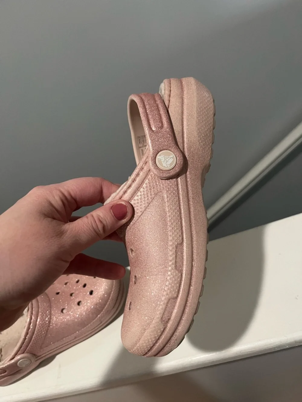 CROCS J2 Size 2 Kids Sparkle Pink Faux-Fur Lined Clog